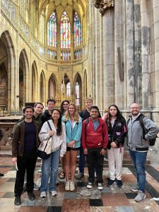 Student group photo with Prof. Freeborn